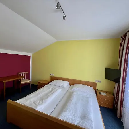 Hotel Hotel-gasthof Deutschmeister 2*